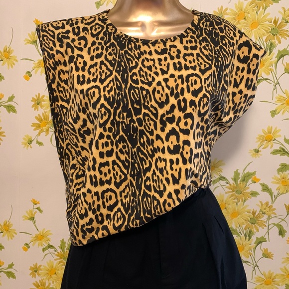 Leopard print shoulder pads muscle tee size L - Picture 9 of 9